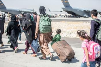 «البنتاغون»: إجلاء 21 ألف شخص من أفغانستان في يوم