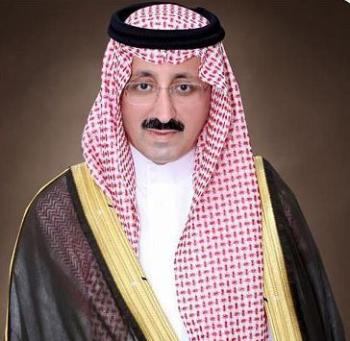 محافظ الأحساء يؤدي صلاة الميت على والد مدير شرطة المحافظة