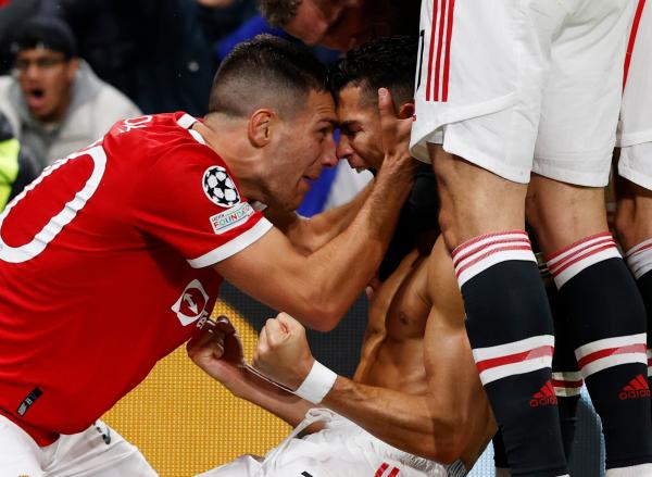 رونالدو يقود مانشستر يونايتد للثأر من فياريال