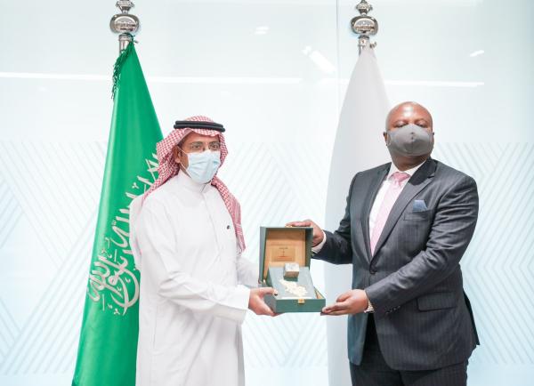 «الخريف» ووزير الخارجية البوروندي يتفقان على دعم التبادل التجاري
