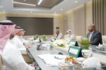 «الخريف» ووزير الخارجية البوروندي يتفقان على دعم التبادل التجاري