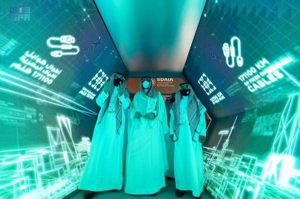 السفير «الدخيل» يشيد بالخدمات التقنية للداخلية في «جيتكس دبي» 