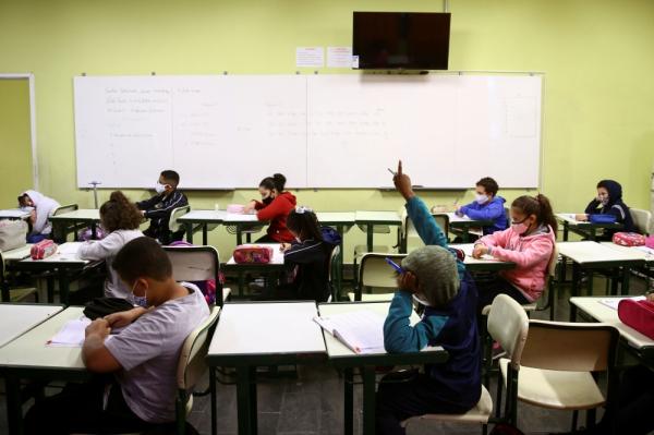 إعادة افتتاح المدارس بعد عام من الاغلاق في سريلانكا
