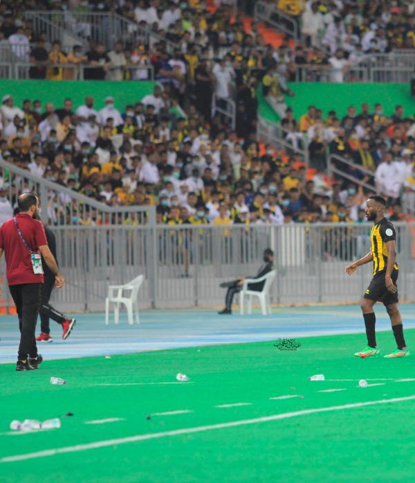كونترا يعاقب المولدبـ «الانفرادي»