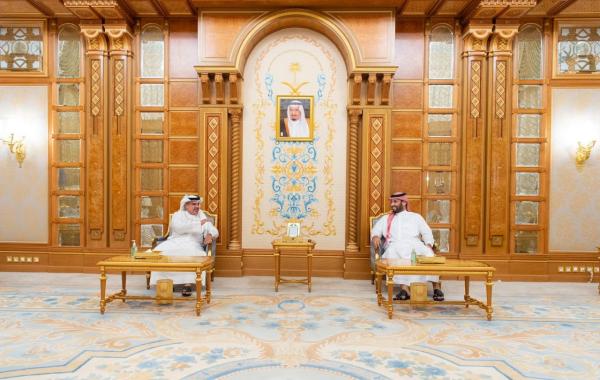 ولي العهد ونظيره البحريني يستعرضان العلاقات الأخوية