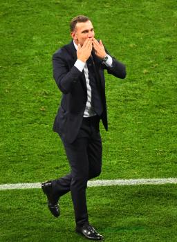 شيفتشينكو يعود إلى إيطاليا لتدريب جنوه