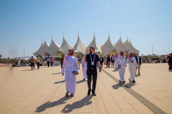الوفد الآسيوي يتفقد مرافق ملف السعودية 2027