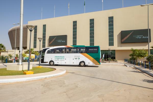 الوفد الآسيوي يتفقد مرافق ملف السعودية 2027