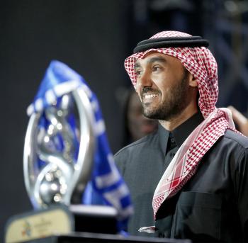وزير الرياضة يهنئ الهلال بـ«الثامنة»