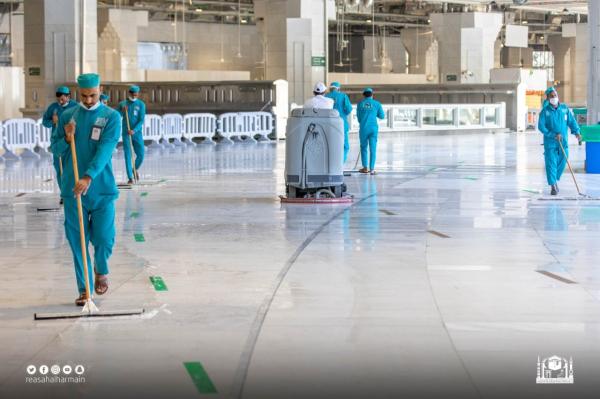 تهيئة مسارات للطائفين من صحن المطاف إلى الأدوار العليا للمسعى