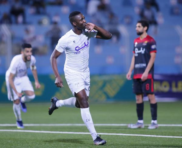 الخليج وهجر.. يستمران في صراع الصدارة!