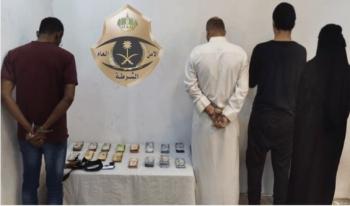 شرطة عسير تضبط مواطن نقل 3 مخالفين لنظام أمن الحدود