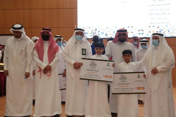 30 طالبا يتسلمون جوائز مسابقة «جامعة الملك عبدالعزيز للخط العربي»