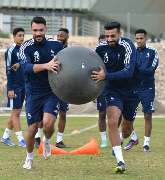 فلادان يجهز لاعبي الاتفاق بالفيديو