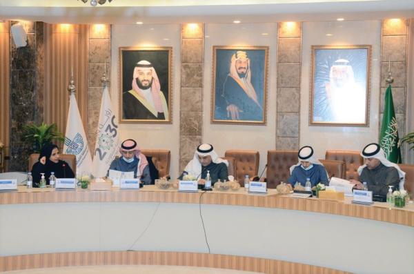 بحث الأفكار والمبادرات الإبداعية لتحديات القطاع البلدي