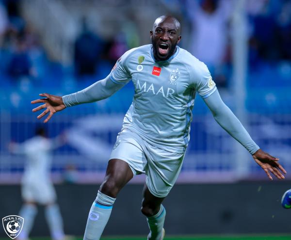 هذا هو الحال .. غيم ومطر وهلال