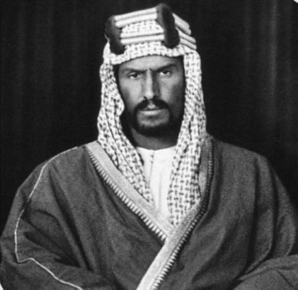 استرد الملك عبدالعزيز الرياض في اي قرن