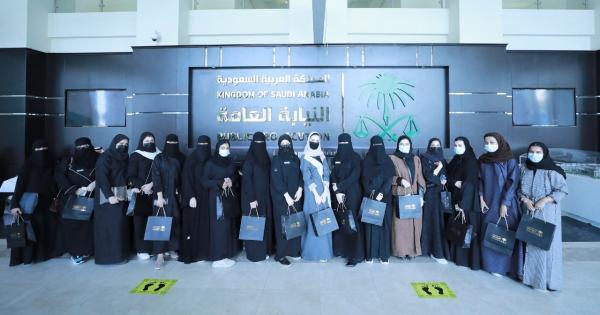النيابة العامة تؤكد حرصها على نقل الخبرات للطلاب والطالبات