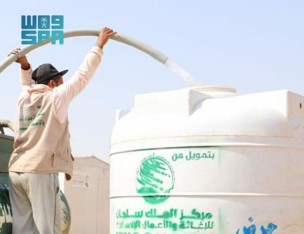 توفير 4 ملايين لتر من المياه للنازحين بحجة وصعدة