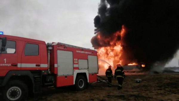 القوات الروسية تدمر مطار فينيتسيا غرب أوكرانيا