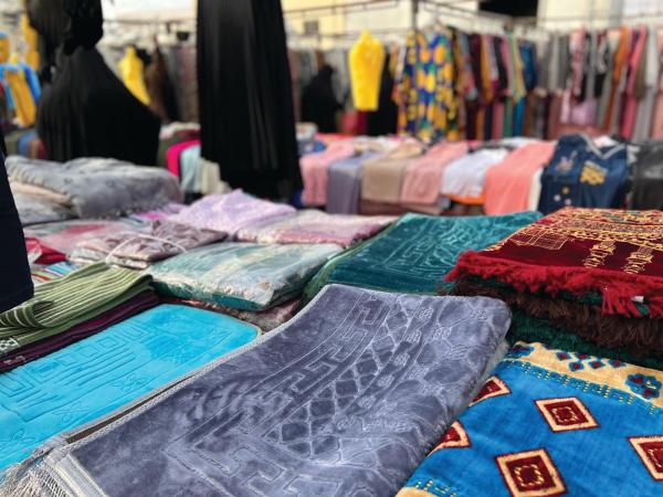 «سوق الخميس»..وجهة عشاق الأجواء الشعبية برفحاء