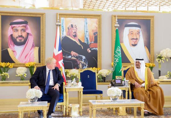 رئيس الوزراء البريطاني يصل الرياض