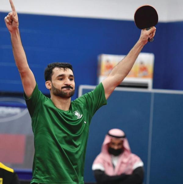 الأهلي يواصل صدارة ممتاز الطاولة