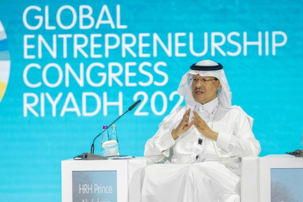 وزير الطاقة: رؤية المملكة يقودها شاب طموح لا يعرف كلمة «مستحيل»