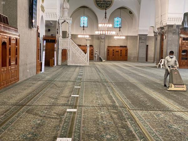 تأمين المصاحف وتجهيز مصليات النساء