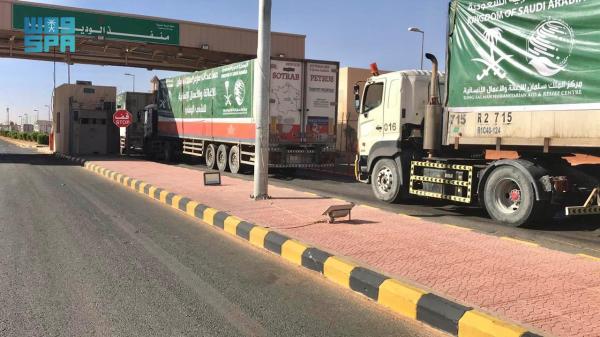 تسيير 27 شاحنة إغاثية إلى عدة محافظات يمنية