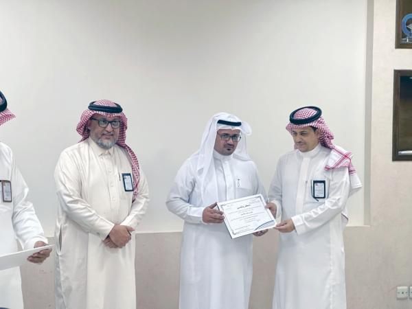 تكريم فريق العمل المشارك في «سفراء التفوق»