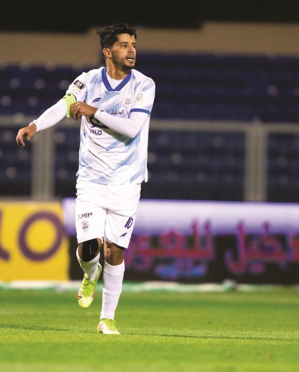 بقير يغيب عن الأهلي