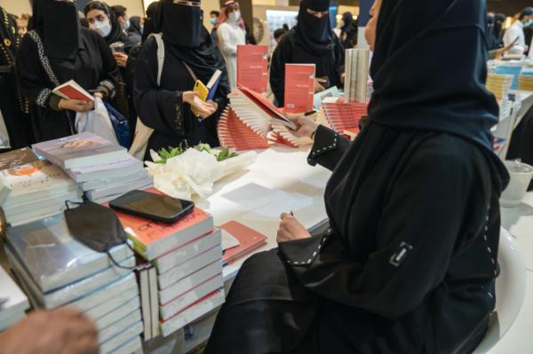 «المرأة وإدارة دور النشر».. توازن فكري وتكامل للمشهد الثقافي