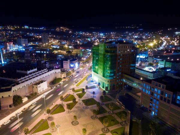 إعادة تأهيل 4376 م2 من جسور المشاة في عسير