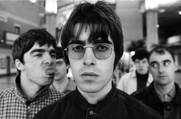 أعضاء فرقة oasis - مشاع إبداعي