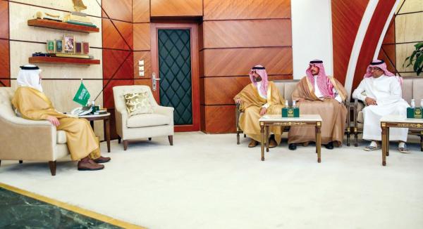 أمير الشرقية يؤكد دعم القيادة السخي لتطوير «قطاع الإبل»