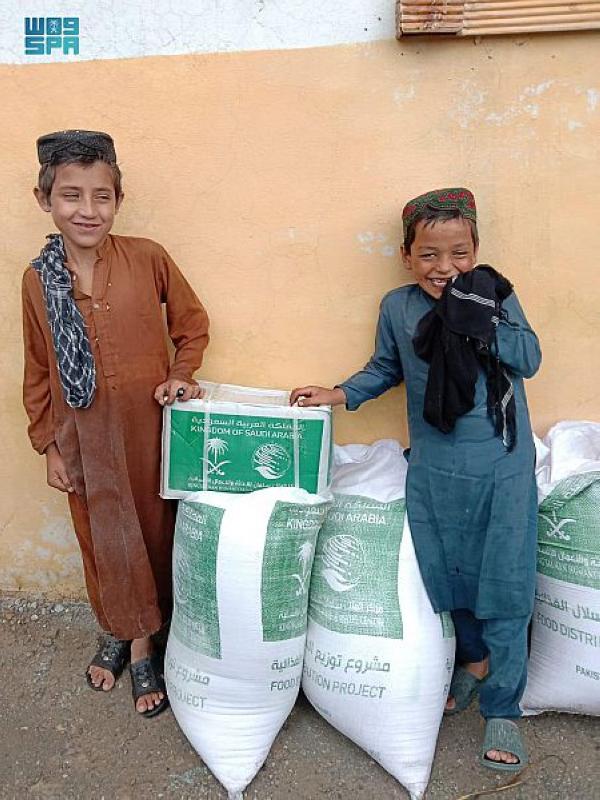 توزيع 2000 سلة غذائية في خيبر بختونخوا الباكستاني