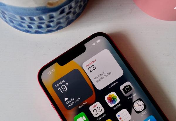 جهاز iPhone 13- مشاع إبداعي