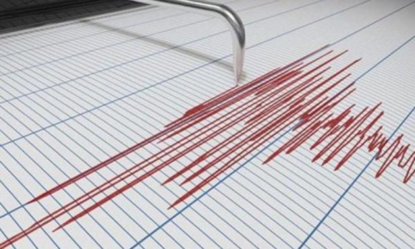 زلزال بقوة 5.7 يضرب ساحل في إندونيسيا ولا خسائر بشرية
