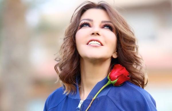 سميرة سعيد تداعب جمهورها بـ