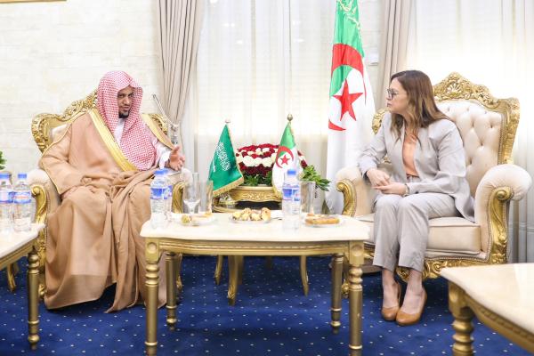 «النائب العام» يبحث التعاون في المجال العدلي مع الجزائر