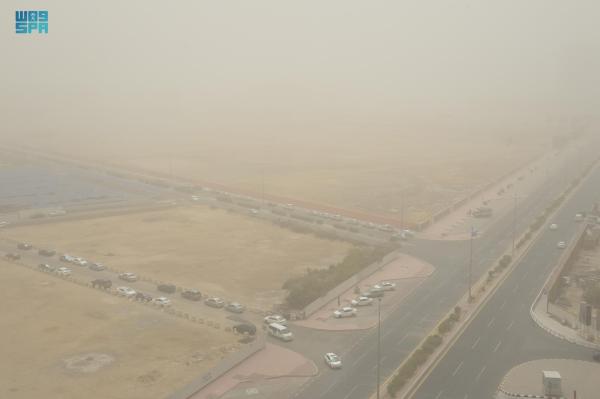 عوالق ترابية على نجران