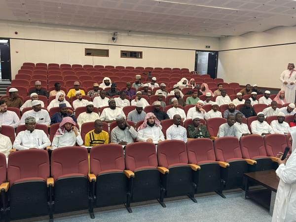 بالصور.. «الشؤون الإسلامية» تختتم الدورات العلمية لطلاب المنح