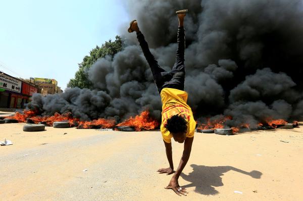 صحيفة الجيش السوداني للشباب: استكمال الثورة ليس بالتخريب