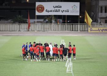 دوري يلو: الساحل يهدد القادسية.. ومؤجلة الجبلين تربك الرياض 