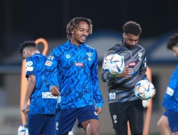 الهلال يواصل تدريباته في معسكره الداخلي استعداداً لعودة الدوري