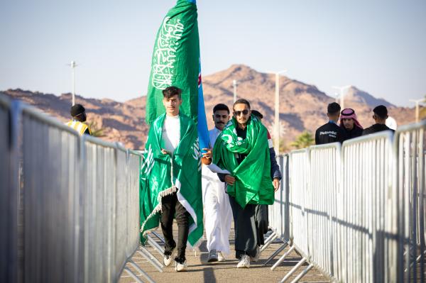 الزوار ينجذبون إلى منطقة كأس العالم في موسم حائل
