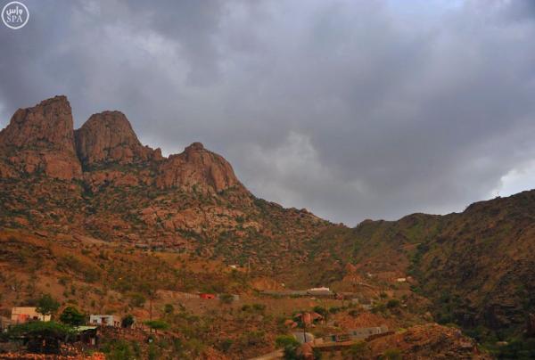 جبل شدا الأعلى يطلق عليه جبل الفصول الأربعة - واس