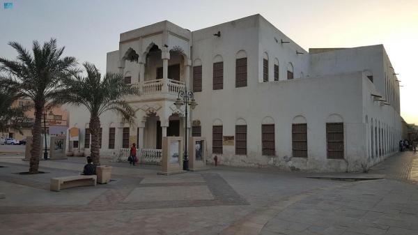 يضم بيت الحرفيين 112 متجرًا للحرف اليدوية والصناعات التقليدية - واس