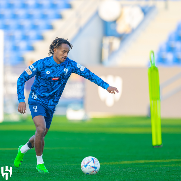 الهلال يستعيد المعيوف وكاريلو قبل لقاء ضمك